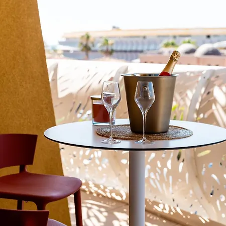 X Vibes Couple Only Design Rooftop Et Parking Village Naturiste